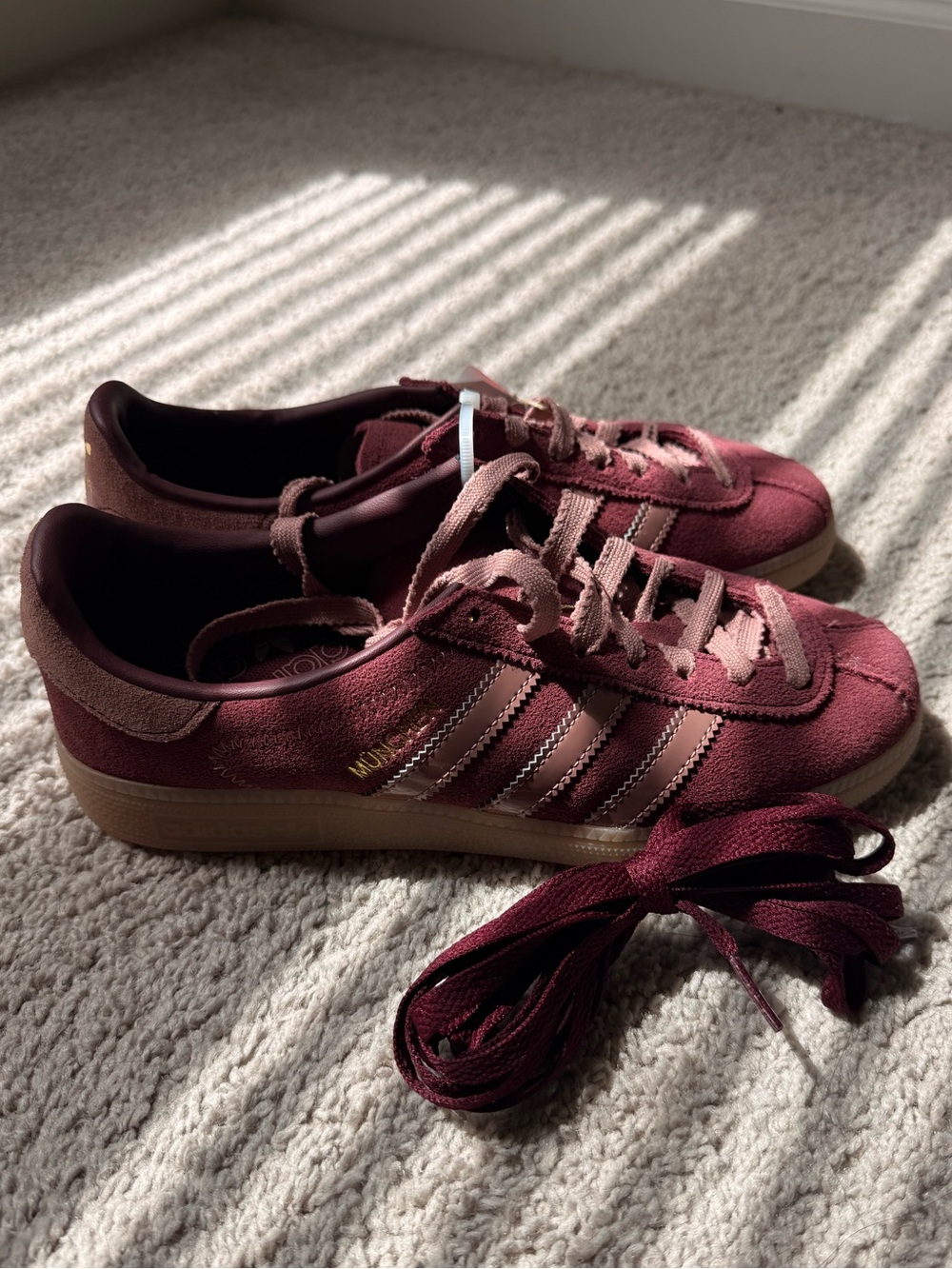 NWT Adidas Women's Munchen Maroon - 6 1/2